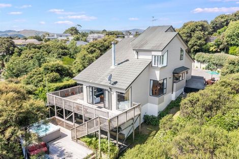 Photo of property in 42 James Cook Drive, Whitby, Porirua, 5024