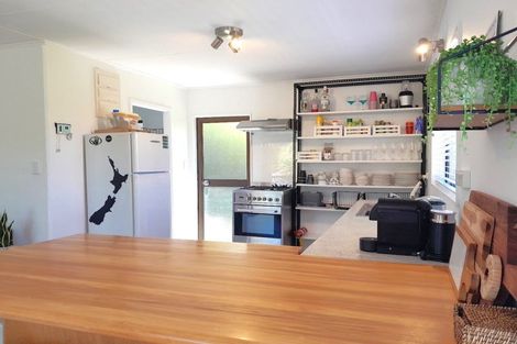 Photo of property in 43 Bluff Road, Kuaotunu West, Whitianga, 3592