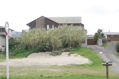 Photo of property in 2/215 Papamoa Beach Road, Papamoa Beach, Papamoa, 3118