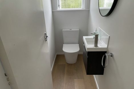 Photo of property in 14 Raymond Terrace, Northcote, Auckland, 0627