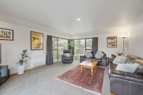 Photo of property in 60 Prestons Road, Redwood, Christchurch, 8051