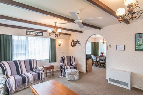 Photo of property in 75 Nimmo Avenue East, Waikanae, 5036