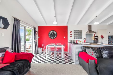 Photo of property in 21 Cypress Place, Owhata, Rotorua, 3010