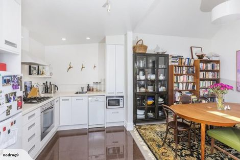 Photo of property in 5 Stafford Street, Mount Victoria, Wellington, 6011