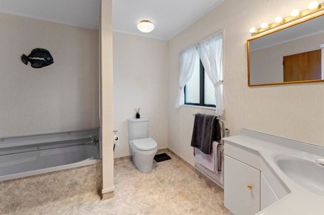 Photo of property in 36 Simcox Street, Otaki Beach, Otaki, 5512