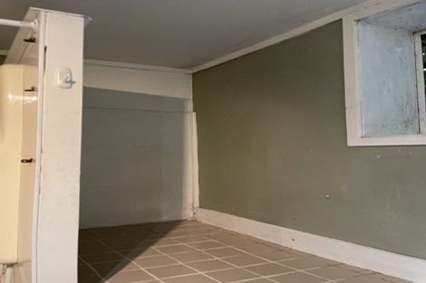 Photo of property in 50 Weatherly Road, Torbay, Auckland, 0630