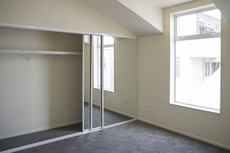 Photo of property in Pirie Street Townhouses, 28/35 Pirie Street, Mount Victoria, Wellington, 6011