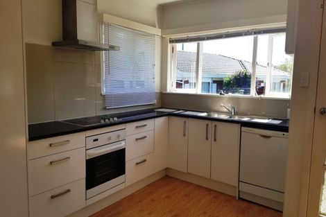 Photo of property in 71 Shakespeare Road, Milford, Auckland, 0620