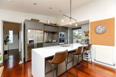 Photo of property in 90b Buller Street, New Plymouth, 4312