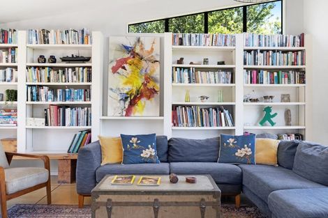 Photo of property in 69 Clevedon Kawakawa Road, Clevedon, Papakura, 2585