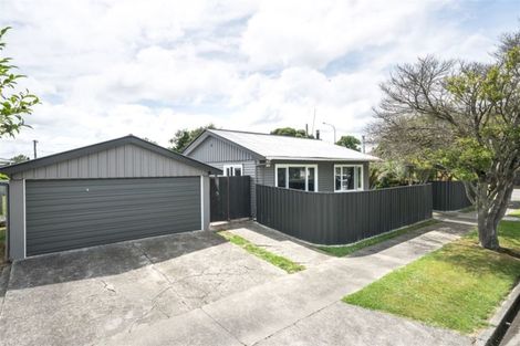 Photo of property in 27 Stirling Crescent, Hokowhitu, Palmerston North, 4410