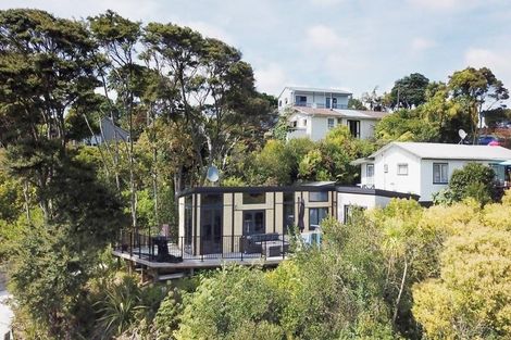 Photo of property in 10 Cross Street, Raglan, 3225