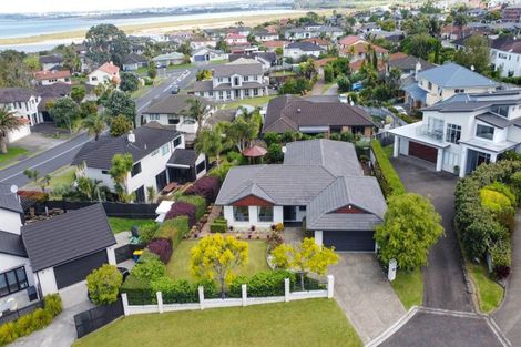 Photo of property in 4 Mahina Place, Te Atatu Peninsula, Auckland, 0610