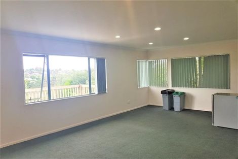 Photo of property in 3 Trotting Terrace, Fairview Heights, Auckland, 0632