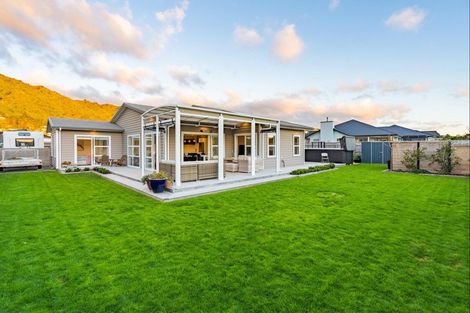 Photo of property in 71 Waipunahau Road, Waikanae, 5036