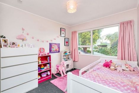 Photo of property in 2/30 Carlisle Road, Browns Bay, Auckland, 0630