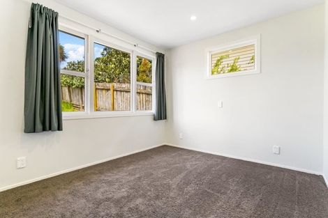 Photo of property in 39 Dundale Avenue, Blockhouse Bay, Auckland, 0600