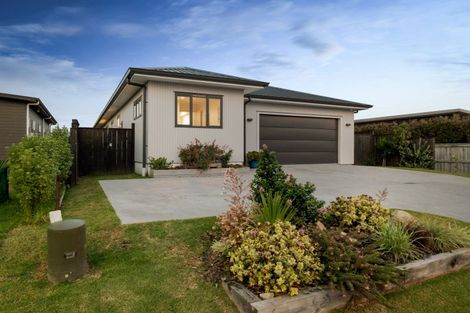 Photo of property in 48 Reel Road, Waihi Beach, 3611