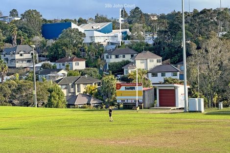 Photo of property in 4/35 John Court Street, Birkenhead, Auckland, 0626