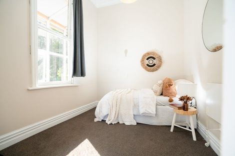 Photo of property in 58 Fairview Crescent, Kelburn, Wellington, 6012