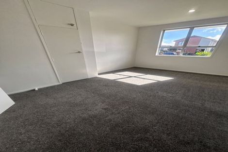 Photo of property in 2 Arnhem Place, Pukekohe, 2120