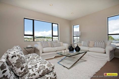 Photo of property in 22 Catlins Place, Fairview Heights, Auckland, 0632