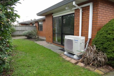 Photo of property in 2/32 Hanrahan Street, Upper Riccarton, Christchurch, 8041