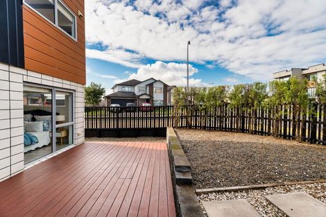 Photo of property in 2 Meritage Lane, Te Atatu South, Auckland, 0610