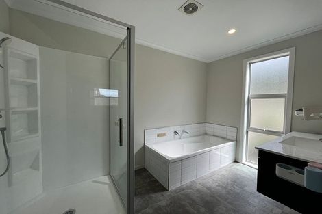 Photo of property in 18 Banks Boulevard, Whitby, Porirua, 5024