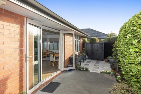 Photo of property in 2/36 Tuckers Road, Redwood, Christchurch, 8051