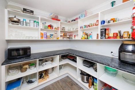 Photo of property in 13 Roots Street East, Feilding, 4702