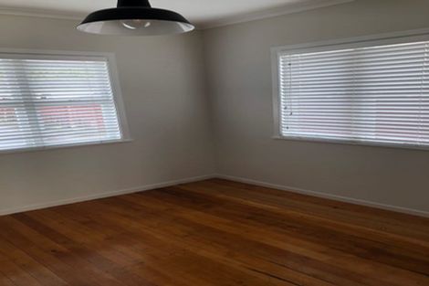 Photo of property in 12 Albert Road, Kelston, Auckland, 0602