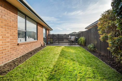 Photo of property in 1/14 Innisfree Place, Northwood, Christchurch, 8051