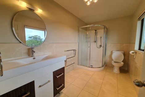 Photo of property in 15 Meteor Place, Schnapper Rock, Auckland, 0632