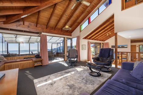 Photo of property in 113 Seaview Road, Piha, New Lynn, 0772