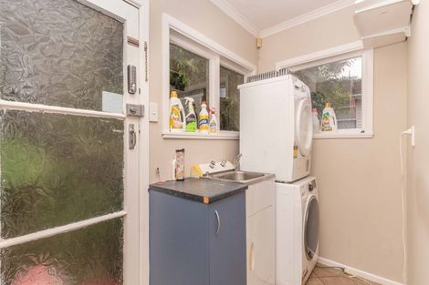Photo of property in 24a Lyndhurst Road, Tawa, Wellington, 5028