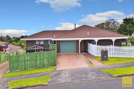 Photo of property in 1 Kingsclere Place, Goodwood Heights, Auckland, 2105