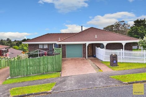 Photo of property in 1 Kingsclere Place, Goodwood Heights, Auckland, 2105