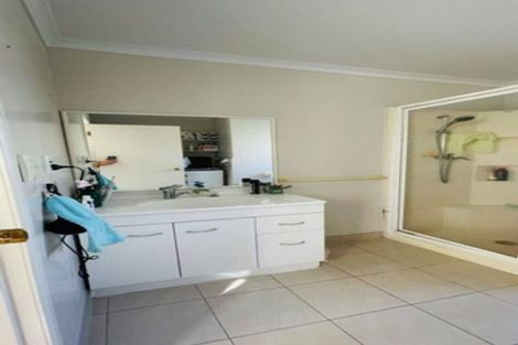 Photo of property in 12 Tyndrum Place, Highland Park, Auckland, 2010