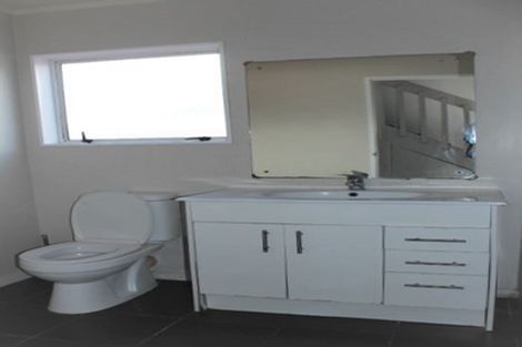 Photo of property in 2/10 Rewa Street, New Lynn, Auckland, 0600