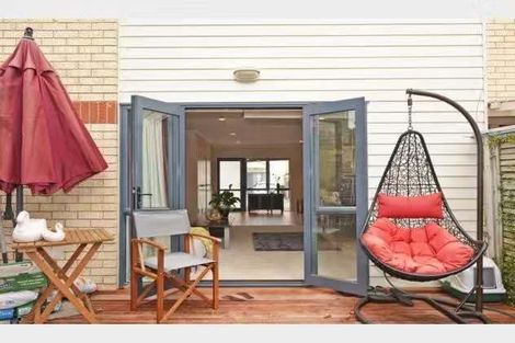 Photo of property in Tuscany Way, 3/3 Ambrico Place, New Lynn, Auckland, 0600