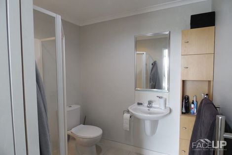 Photo of property in 9w Clearwater Cove, West Harbour, Auckland, 0618