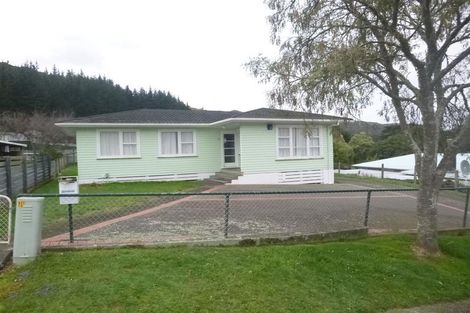 Photo of property in 17 Parenga Street, Wainuiomata, Lower Hutt, 5014