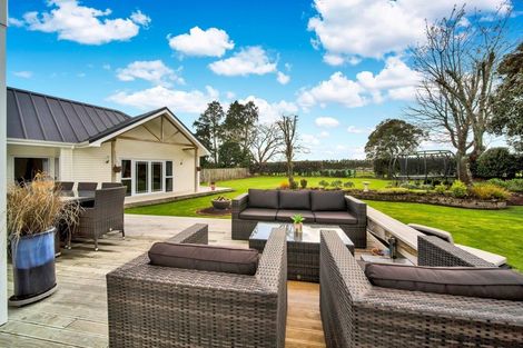 Photo of property in 4 Cross Street, Lepperton, New Plymouth, 4373