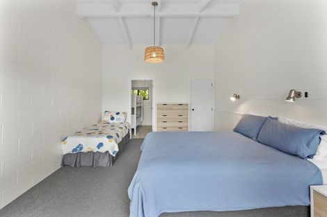 Photo of property in 51 Wairau Road, Oakura, 4314