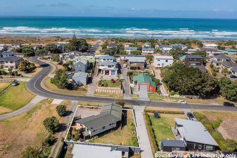 Photo of property in 14 Hanlen Avenue, Waihi Beach, 3611