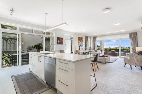 Photo of property in 6 Sunshine Terrace, Orewa, 0931