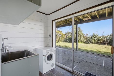 Photo of property in 17a Saint Ives Grove, Whalers Gate, New Plymouth, 4310