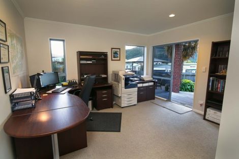 Photo of property in 4 Rimu Terrace, Waikawa, Picton, 7220