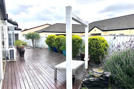 Photo of property in 12 Naul Place, East Tamaki Heights, Auckland, 2016